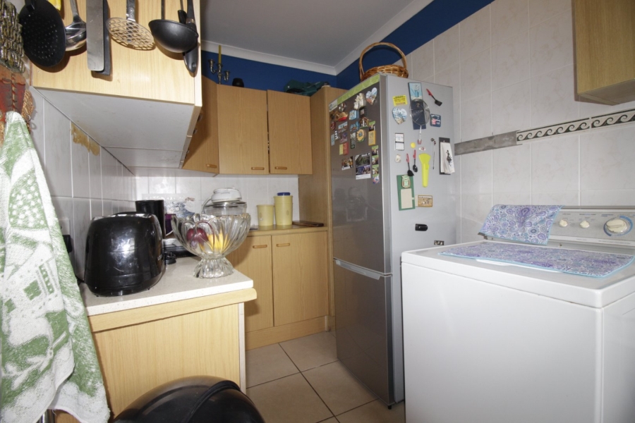 6 Bedroom Property for Sale in Paradise Beach Eastern Cape